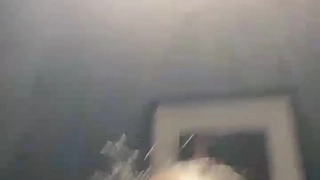 老汉引诱新婚少妇露脸对话约炮网红（女主简-介可约，联系客服询价