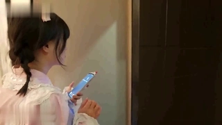 两个青少年女友加入我们进行狂野的群交会话