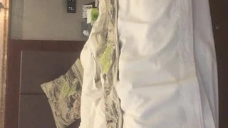 极品尤物气质女神！细腰美腿好身材！振动棒磨蹭骚穴，翘起美臀特写，娇喘呻吟好听