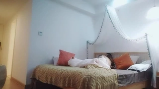 白丝美脚道具激情自插给你看捅出来的爱液