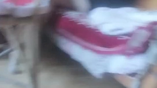 酒吧认识的小姐姐，开完房比我还主动，直接做腿上脱衣服