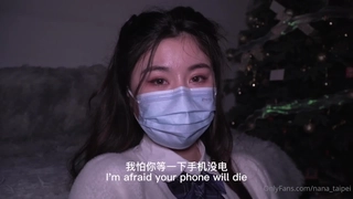 颜值女神白色情趣内衣，椅子上手指掰穴，特写逼逼微动态粉色逼逼，首次用道具双插第02集