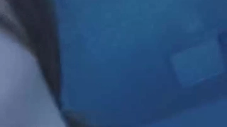 JUFE-415 追姦キメセク潮吹き絶頂 逃げ込んだ部屋の住人まで欲情させてしまう犯●れた女子大生の体液したたる美巨乳ボディ 花柳杏奈